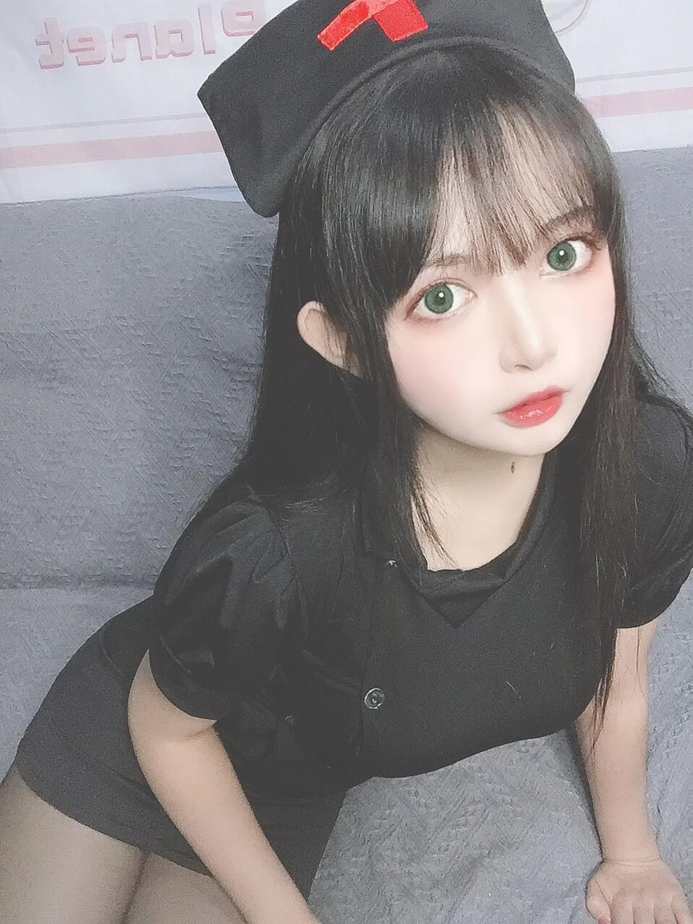 黑猫猫OvO – NO.21 护士喵自拍 [19P]插图3